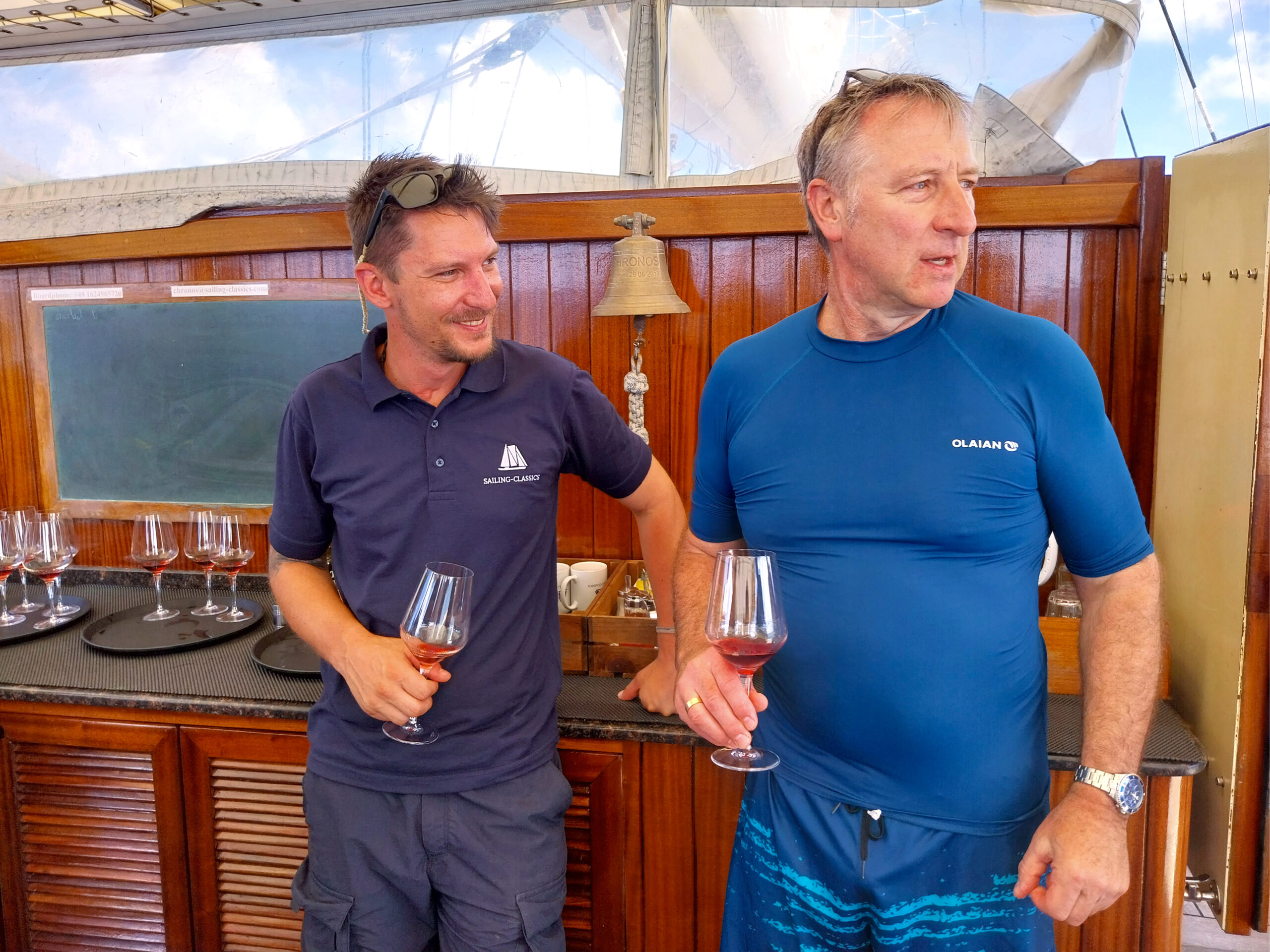 210_SB-NOON-DRINK-Cpt-Kevin-Christian