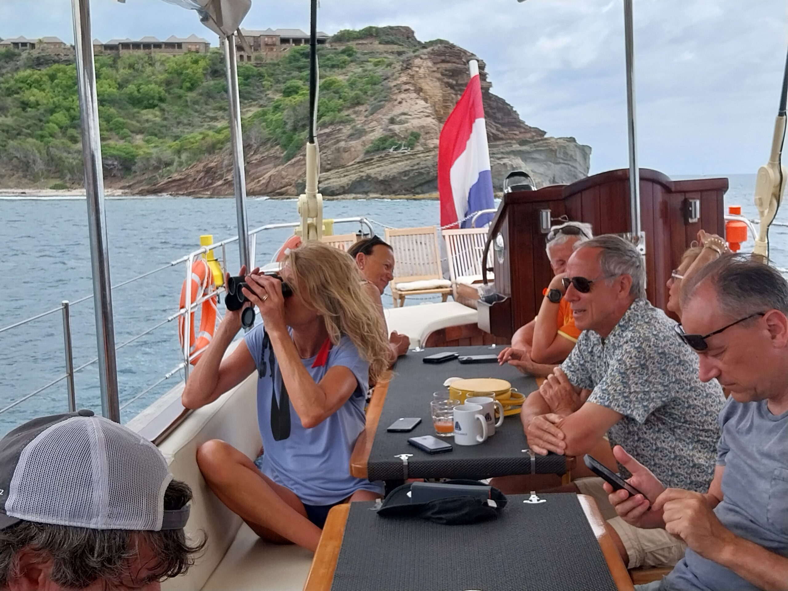 210a_SB-ANTIGUA-passengers